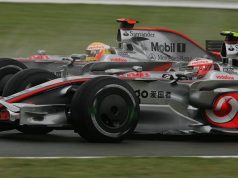 Heikki, let Lewis pass for the Championship! (Хейки, пусни Люис да те изпревари заради шампионата!)