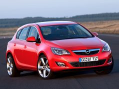 Новият Opel Astra с максималната оценка от пет звезди за безопасност в тестовете Euro NCAP