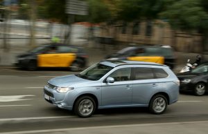 Mitsubishi Outlander PHEV с над 12 000 поръчки през 2013 г. в Европа