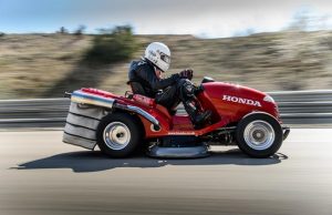 Косачка на Honda с рекорд на Гинес – вдига 190 км/ч!