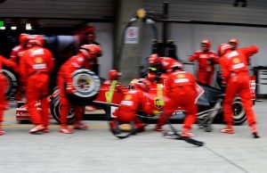 Каталуния е добра база за сравнение на отборите, заявиха от Ферари (видео)