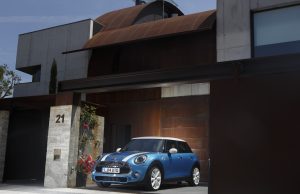 Новото MINI с 5 врати предлага допълнителни възможности