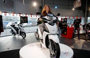 Александра Жекова с нов скутер Kymco