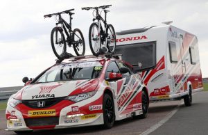 Нова „състезателна” каравана впечатли професионални пилоти на Honda