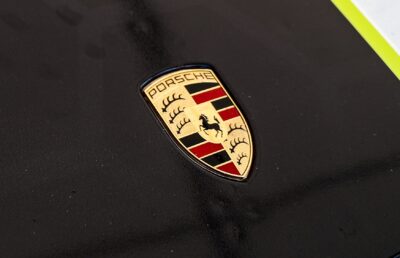 Конфигураторът на Porsche: Когато личният вкус диктува правилата на лукса Порше лого