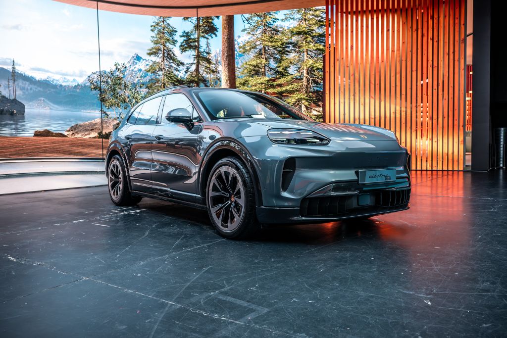 Cayenne Electric, предпремиера в София
