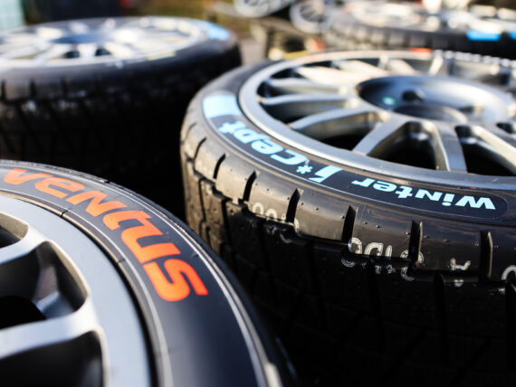 Зимни WRC гуми на Hankook