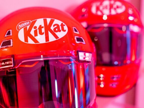 KIT KAT & F1