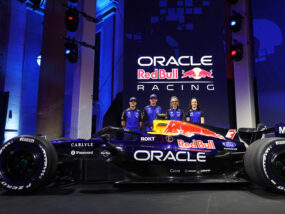 Ред Бул и Oracle