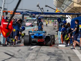 Защо „Уилямс“ изостава в началото на новата ера в F1? Уилямс