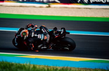 Априлия не бърза с тестването на новия мотор Априлия MotoGP