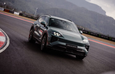 Cayenne Road Show 2026: Първи впечатления от новия Cayenne Electric