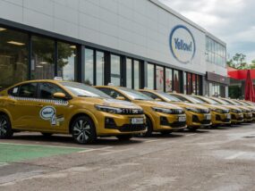 Dacia Logan Yellow! Taxi