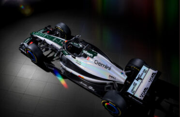 Макларън MCL40