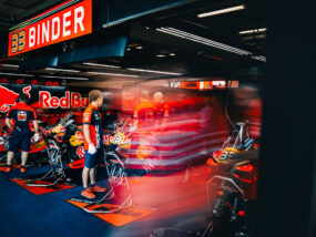 KTM продължава да има проблеми с двигателя, търси решение от ФИМ KTM MotoGP