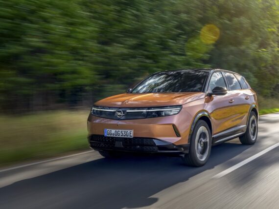 Opel Grandland Electric: Предварително климатизиране на купето и батерията Opel Grandland Electric