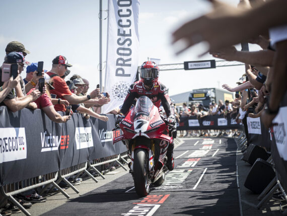 WSBK: Лекуона удължи договора с Дукати до 2028 г. Икер Лекуона